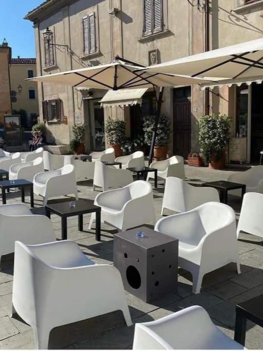Lajatico Rentals - Terrazza Sul Tramonto Del Silenzio Kültér fotó